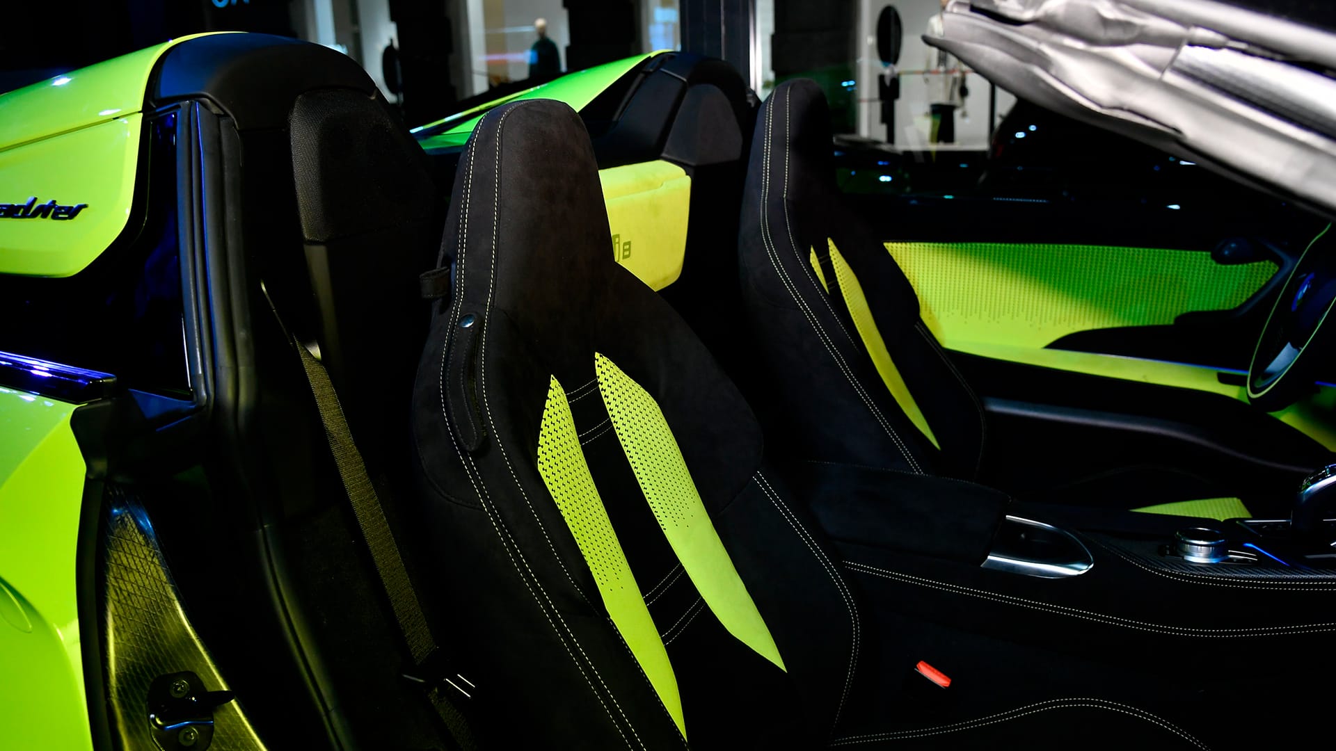 BMW i8 Roadster LimeLight Edition (5)