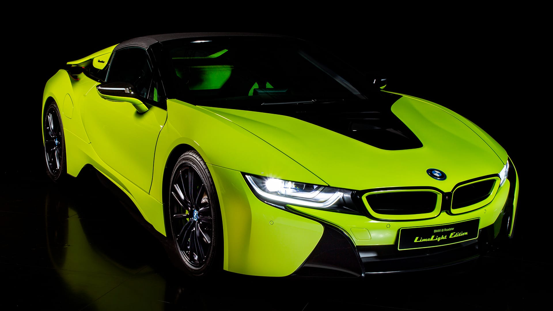 bmw i8 roadster limelight edition con particolari ancantara 6