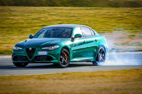 Alcantara veste gli interni di Alfa Romeo Giulia e Stelvio Quadrifoglio MY2020