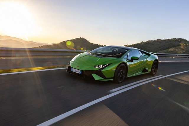 Lamborghini Huracán Tecnica is dressed in Alcantara