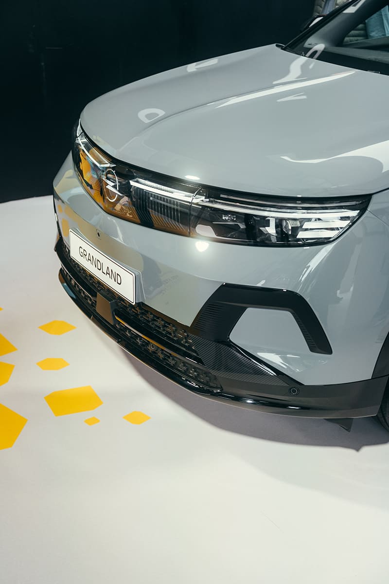 alcantara_iaa_mobility_2025_opel_grandland