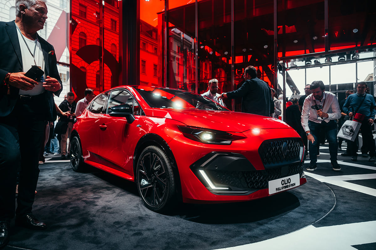 alcantara_iaa_mobility_2025_renault_clio