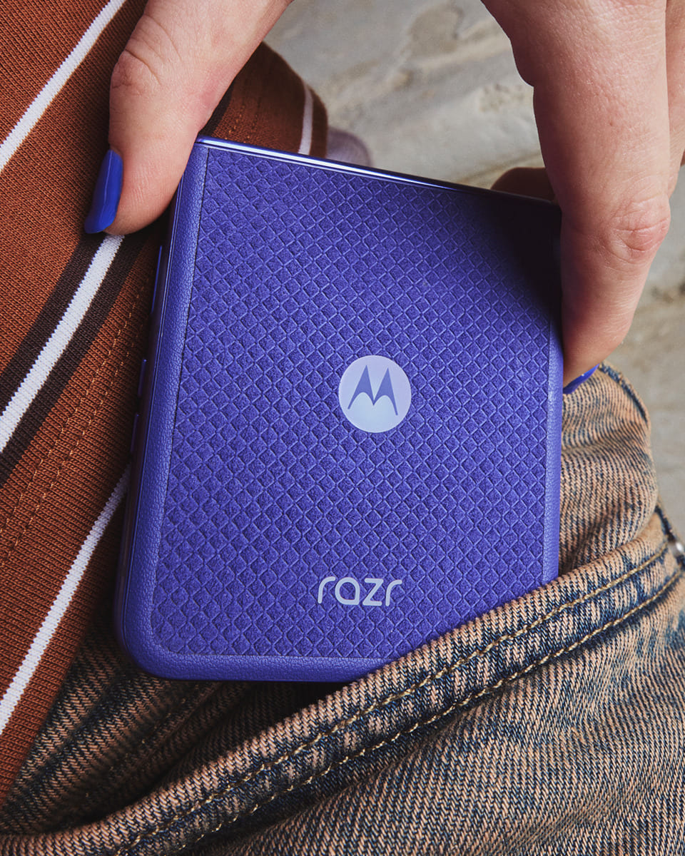 Alcantara_Motorola_razr_70_ultra_gallery_02